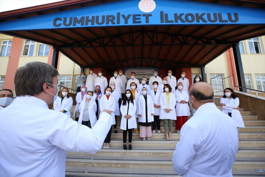 Aksaray Valisi Hamza Aydoğdu'dan Öğretmenlere Anlamlı Hediye