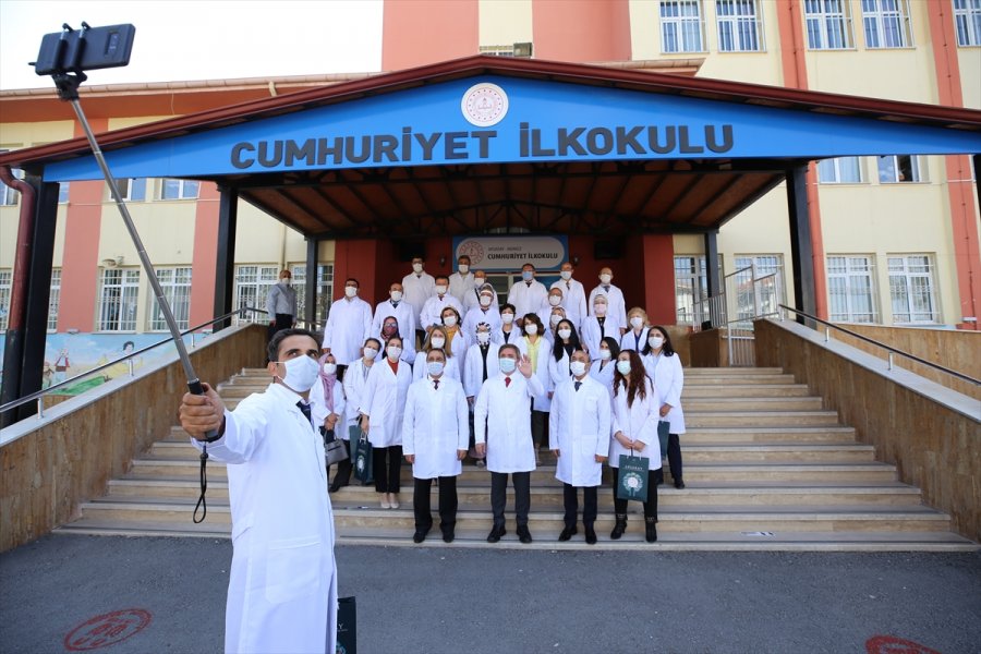 Aksaray Valisi Hamza Aydoğdu'dan Öğretmenlere Anlamlı Hediye