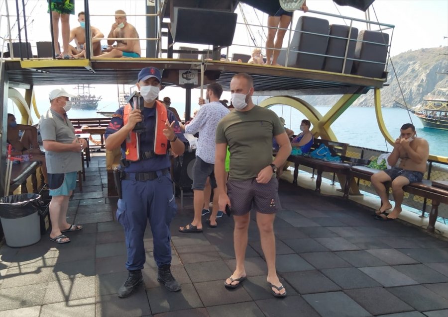 Antalya'da Kovid-19 Tedbirlerine Uymayan Gemi Ve Teknelere İdari İşlem Uygulandı