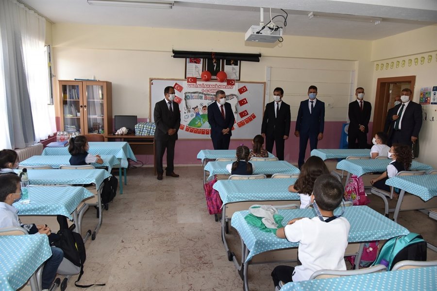 Karaman Valisi Işık Okulları Ziyaret Etti