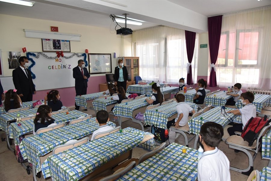 Karaman Valisi Işık Okulları Ziyaret Etti