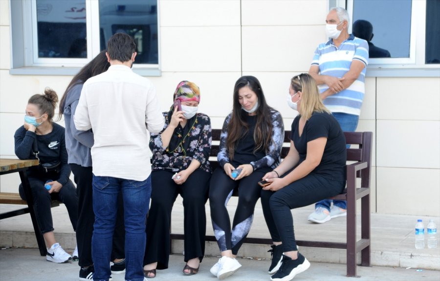 Güncelleme - Antalya'da Bariyerlere Çarpan Motosikletteki Polis Şehit Oldu