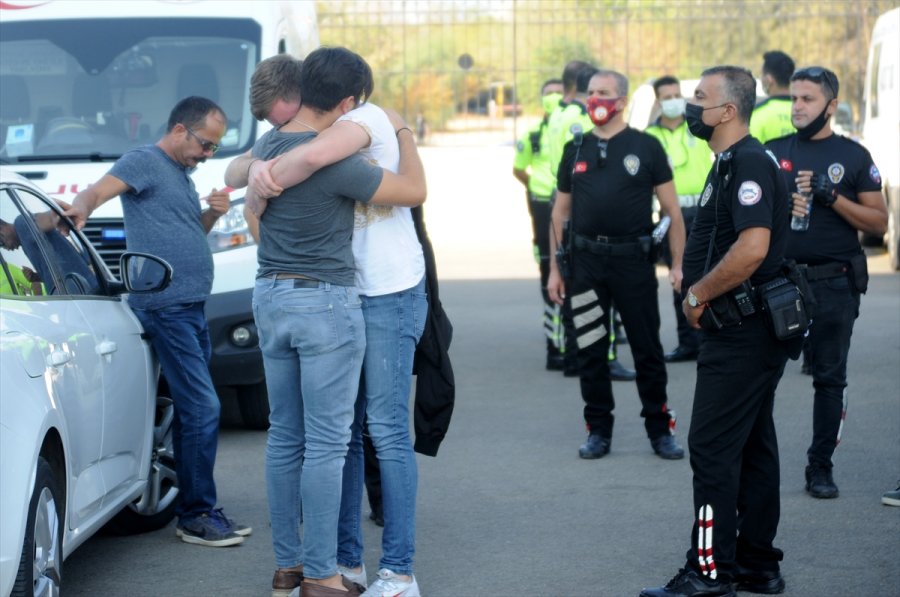 Güncelleme - Antalya'da Bariyerlere Çarpan Motosikletteki Polis Şehit Oldu