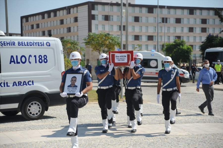 Güncelleme 2 - Antalya'da Bariyerlere Çarpan Motosikletteki Polis Şehit Oldu