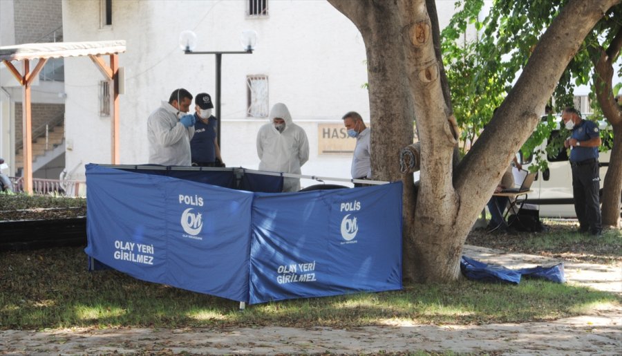 Antalya'da Bir Kişi Parkta Ölü Bulundu