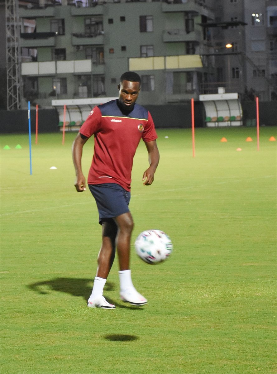 Alanyaspor Teknik Direktörü Atan, Uefa Avrupa Ligi 3. Eleme Turu Maçı İçin Umutlu Konuştu: