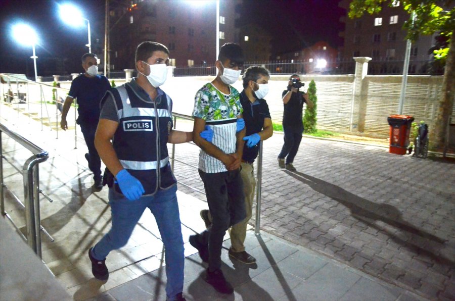 Konya'da Bir Haftada 18 İş Yerinden Hırsızlık Yaptığı İleri Sürülen 6 Zanlı Yakalandı