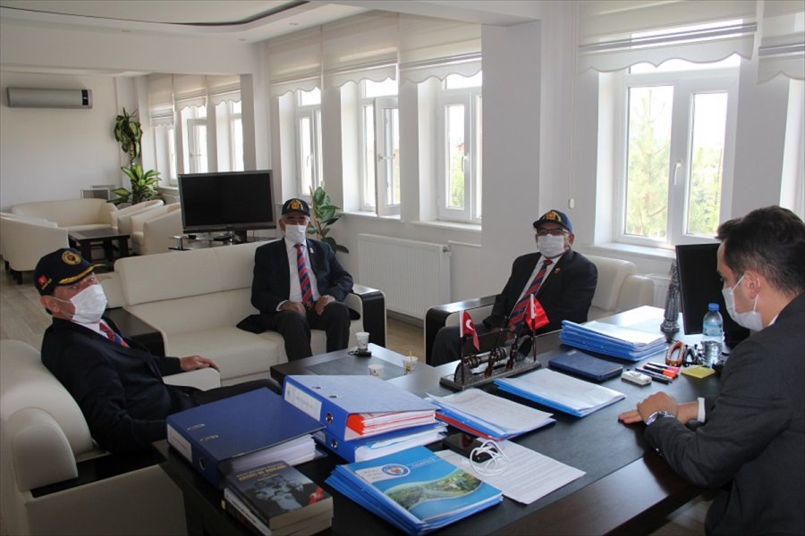 Karamanlı Gazilerden Yalıhüyük Kaymakamı Şahin'e Ziyaret