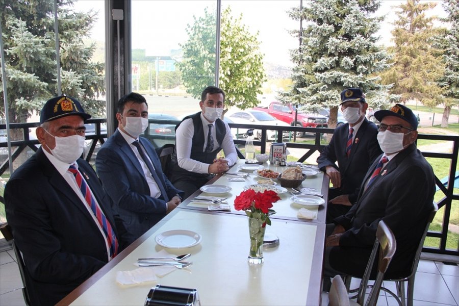 Karamanlı Gazilerden Yalıhüyük Kaymakamı Şahin'e Ziyaret