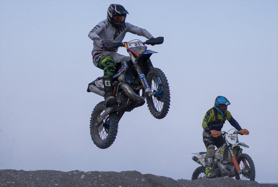 Motosiklet: Sea To Sky Enduro Yarışları