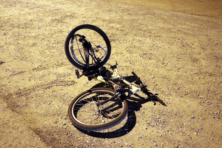 Ehliyetsiz Sürücünün Çarptığı Bisikletli Ağır Yaralandı