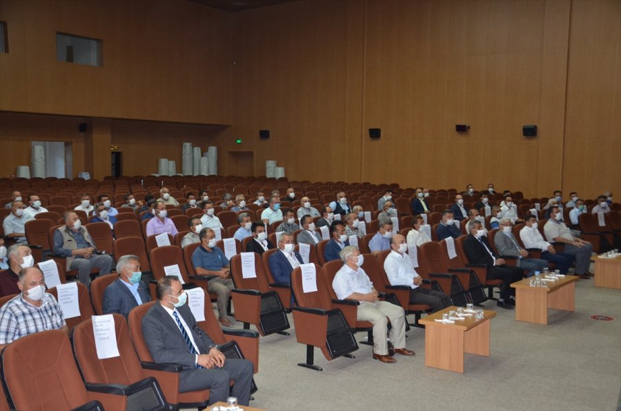 Köy Muhtarlarına Kovid-19 Semineri Düzenlendi