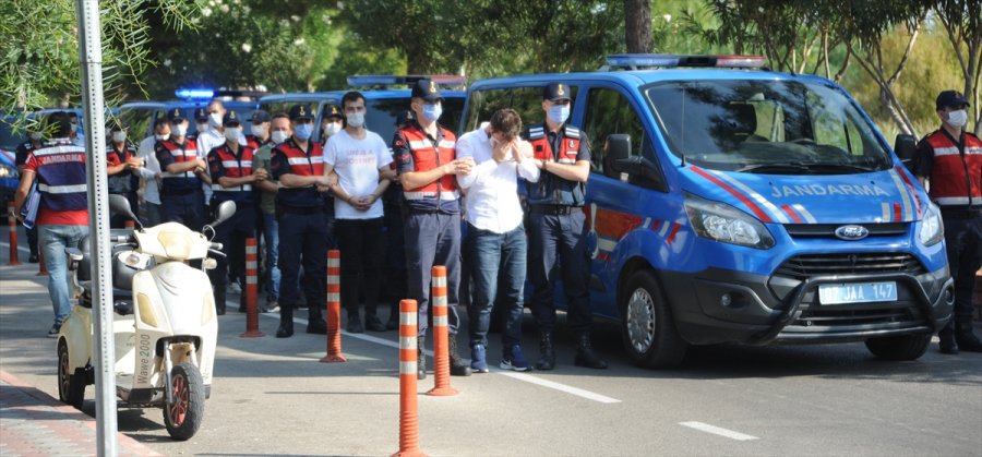 Güncelleme - Antalya'da Sahte İnternet Sitesiyle Tatilcileri Dolandırdığı Öne Sürülen 15 Zanlıdan 13'ü Tutuklandı