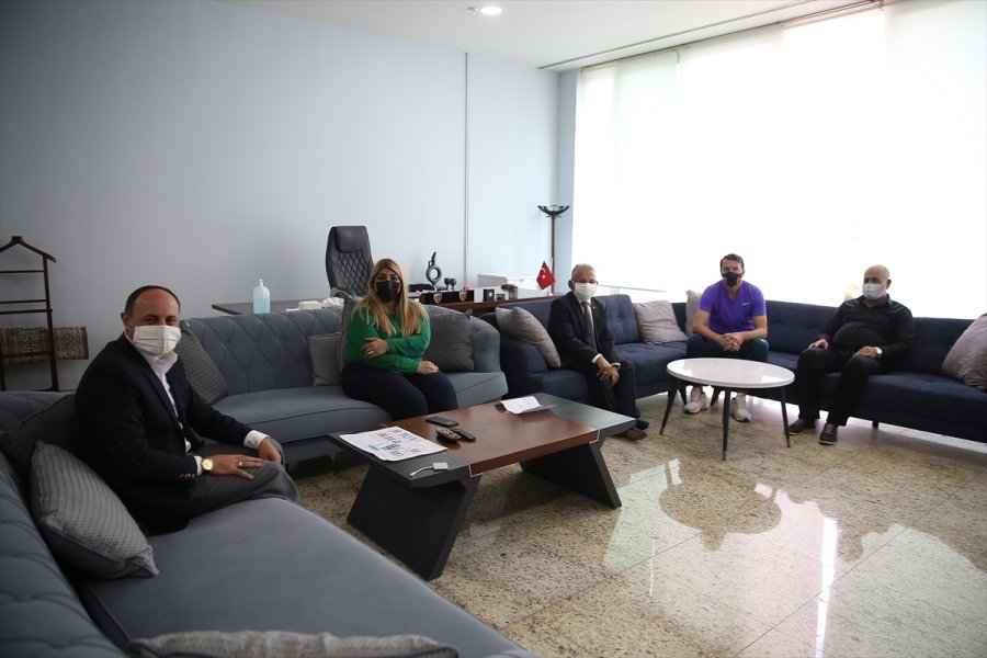 Başkan Büyükkılıç'tan Kayserispor'a Ziyaret