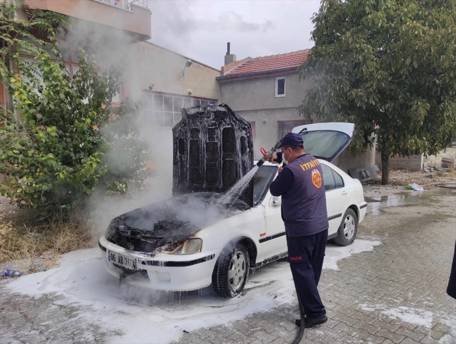 Kulu'da Seyir Halindeki Otomobil Yandı