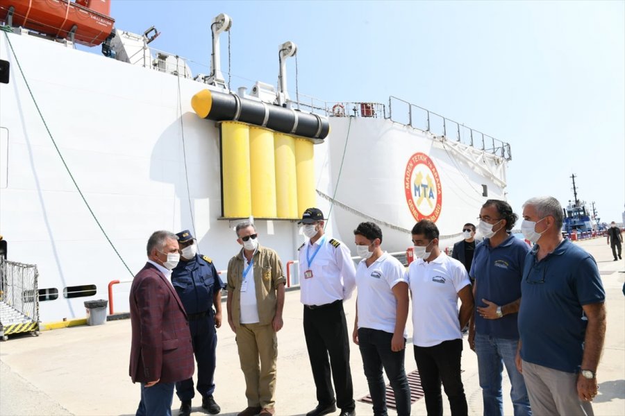 Antalya Valisi Ersin Yazıcı, Oruç Reis Gemisini Ziyaret Etti