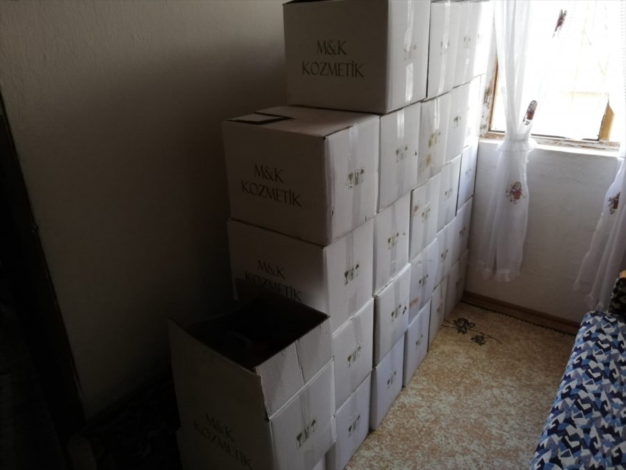 Antalya'da 2 Bin 500 Litre Kaçak İçki Ele Geçirildi