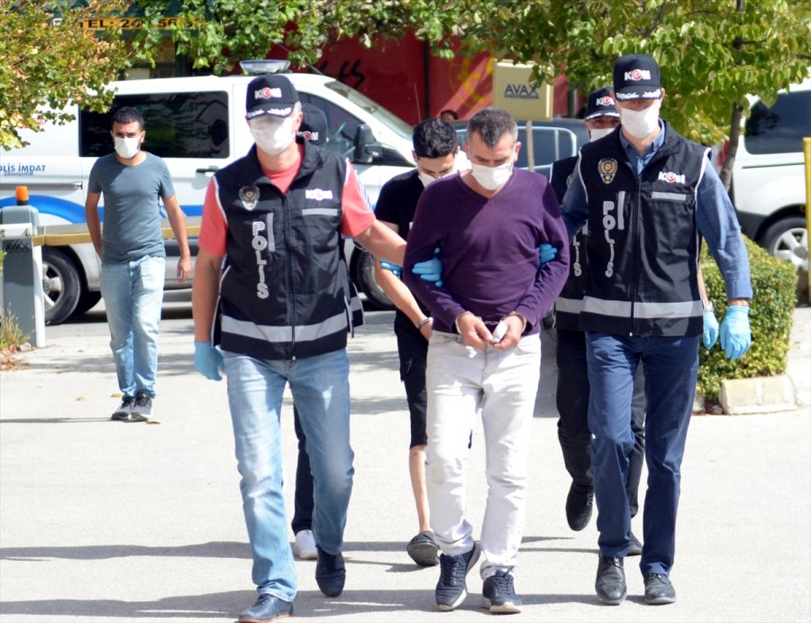 Eskişehir'de Kiraladıkları Evde Silah Üretimi Yapan 2 Zanlı Yakalandı