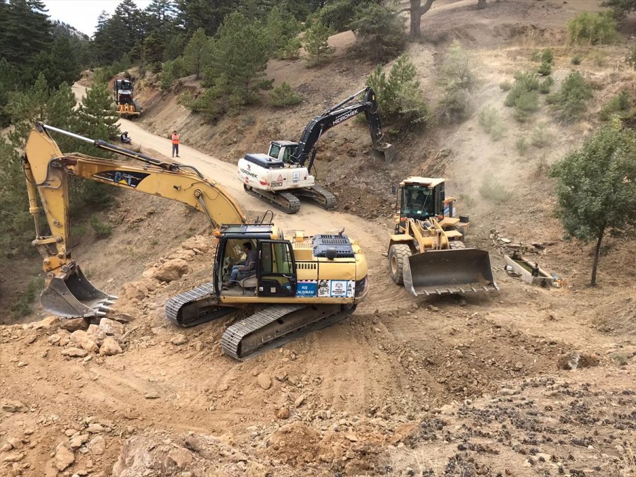 Hadim'de Yol Genişletme Çalışması
