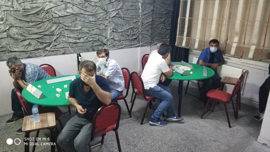 Kayseri'de İş Yerinde Okey Oynayan 28 Kişiye 88 Bin 284 Lira Ceza
