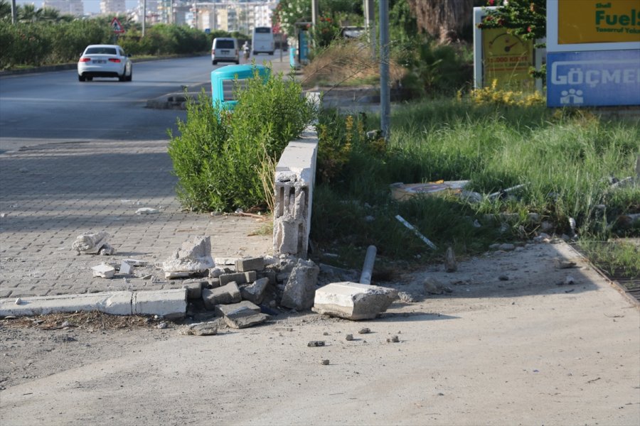Antalya'da Otomobilin Çarptığı Çocuk Öldü