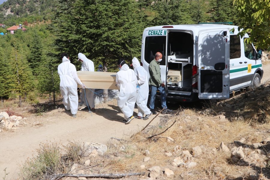 Ermenek'teki Maden Faciasının Simge İsimlerinden Recep Gökçe'nin Cenazesi Toprağa Verildi
