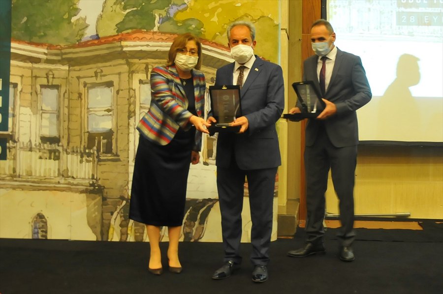 Akşehir Belediyesine Tarihi Kentler Birliğinden Ödül