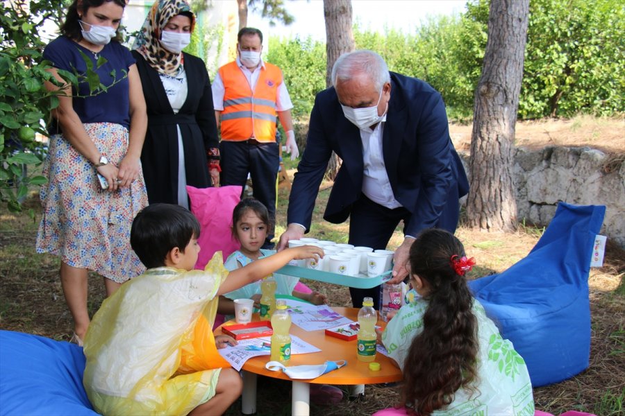 Erdemli Belediyesi, 81 İldeki 81 Okula Limonata Gönderdi