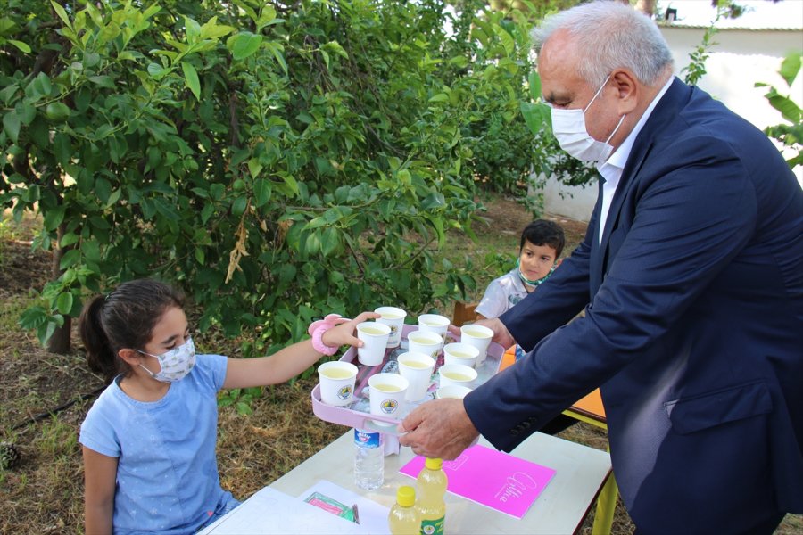 Erdemli Belediyesi, 81 İldeki 81 Okula Limonata Gönderdi