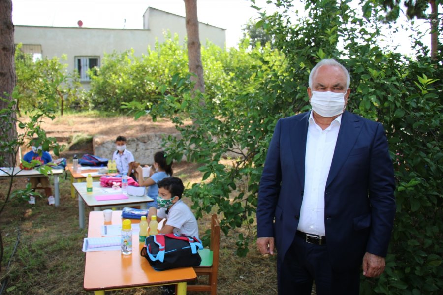Erdemli Belediyesi, 81 İldeki 81 Okula Limonata Gönderdi