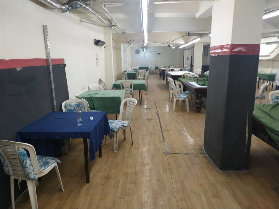 Eskişehir'de Dernek Binasında Kumar Oynayan 18 Kişiye Ceza