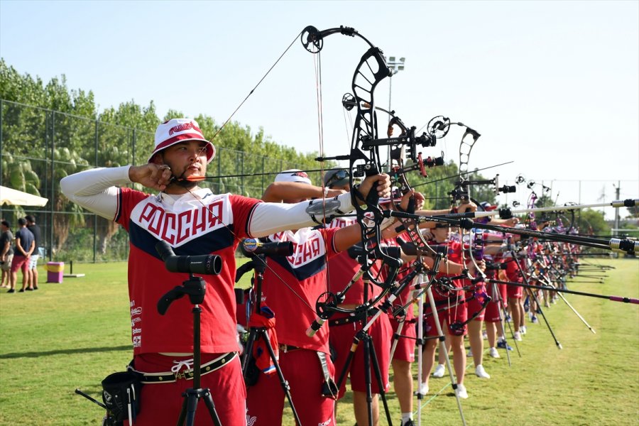 Rusya Okçuluk Milli Takımı Antalya'da Kamp Yapıyor