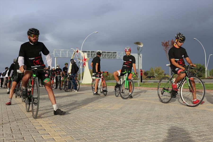 Yetimlere Farkındalık İçin Bisikletle Malatya'dan Yola Çıkan İhh Gönüllüsü Konya'ya Geldi