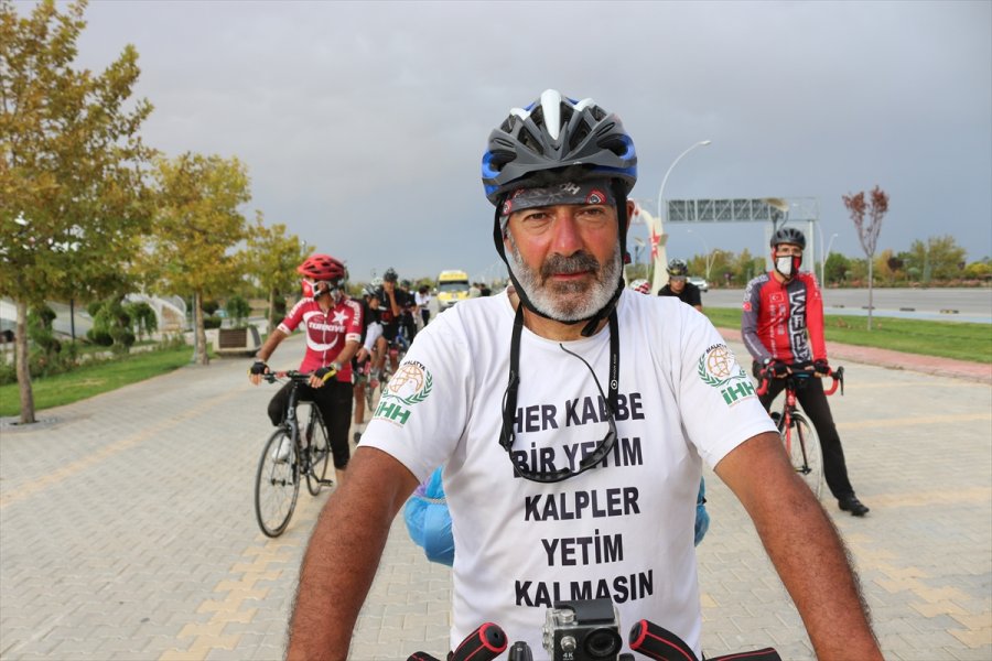 Yetimlere Farkındalık İçin Bisikletle Malatya'dan Yola Çıkan İhh Gönüllüsü Konya'ya Geldi