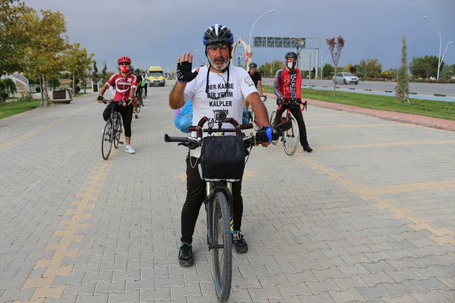 Yetimlere Farkındalık İçin Bisikletle Malatya'dan Yola Çıkan İhh Gönüllüsü Konya'ya Geldi