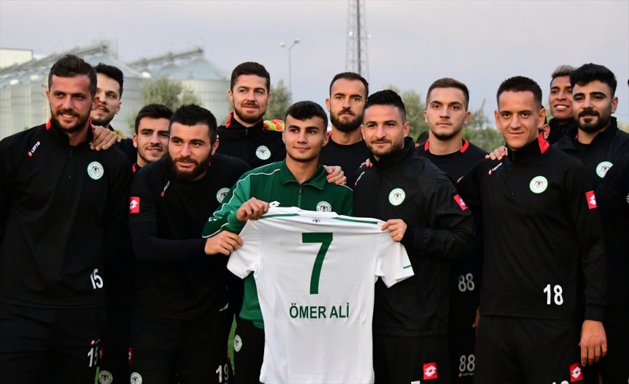 Konyaspor, Top Toplayıcı Genci Gole Katkısı Nedeniyle Ödüllendirdi