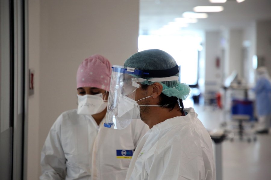 Doktorlar Kovid-19'la Savaşı Anlatıyor - 