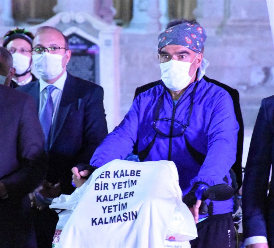 Yetimlere Farkındalık İçin Bisikletle Malatya'dan Yola Çıkan İhh Gönüllüsü Aksaray'a Geldi