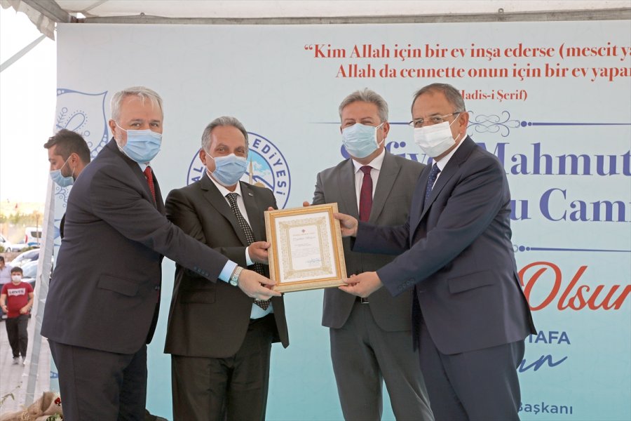 Kayseri'de Safiye-mahmut Özustaoğlu Camisi İbadete Açıldı