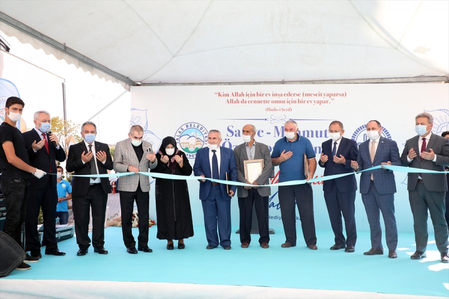 Kayseri'de Safiye-mahmut Özustaoğlu Camisi İbadete Açıldı