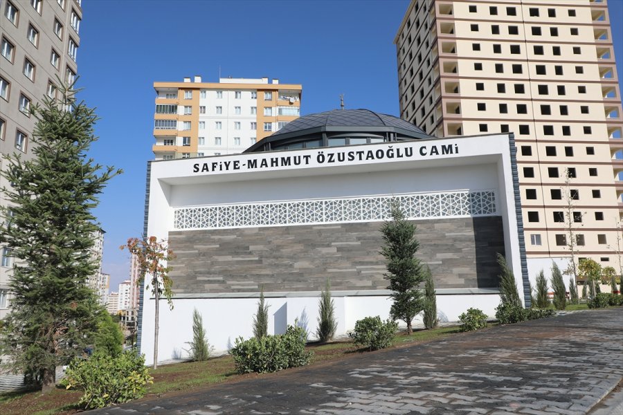 Kayseri'de Safiye-mahmut Özustaoğlu Camisi İbadete Açıldı