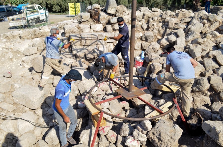 Mersin'de Şair Ve Gök Bilimci Aratos'un Anıt Mezarının Ana Hatları Ortaya Çıkarıldı