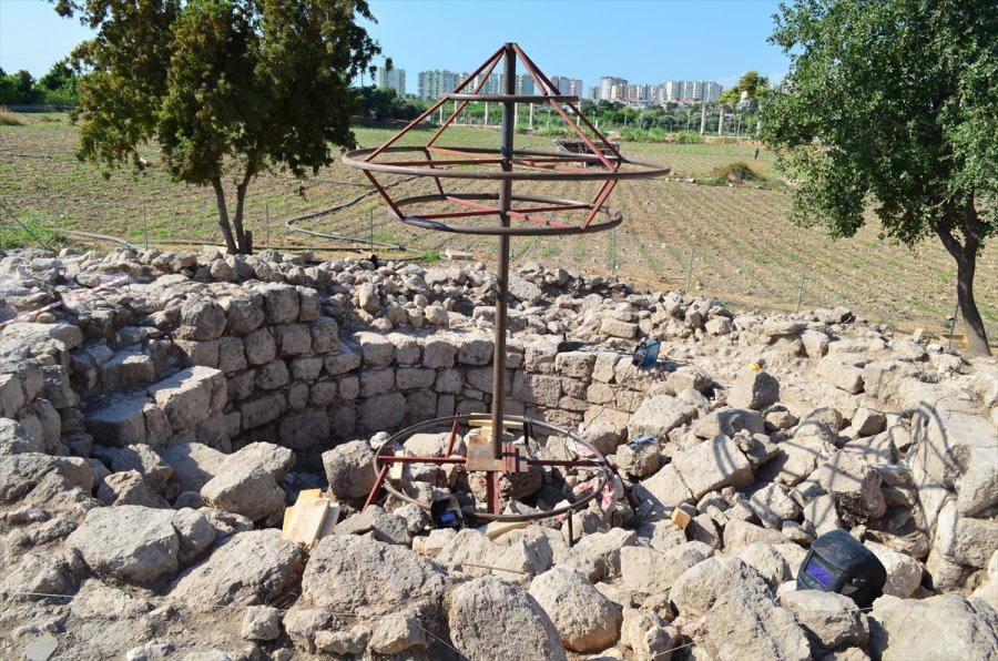 Mersin'de Şair Ve Gök Bilimci Aratos'un Anıt Mezarının Ana Hatları Ortaya Çıkarıldı