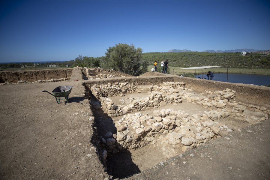 Patara'da 2 Bin 400 Yıllık 