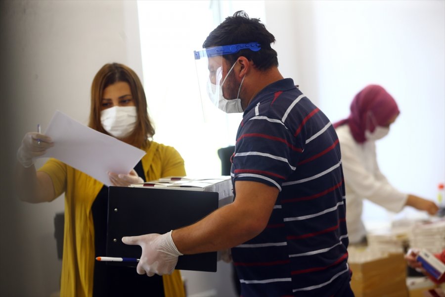 Vaka Sayısı Azalan Konya'da Kovid-19'la Mücadelenin Kahramanları: Filyasyon Ve Çağrı Merkezi Ekipleri