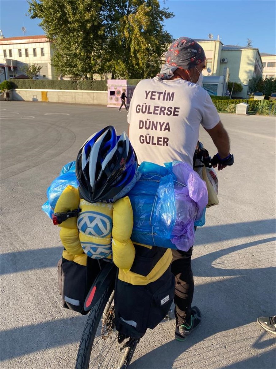 Yetimlere Dikkati Çekmek İçin Bisiklet Turuna Çıkan İhh Gönüllüsü Niğde'ye Geldi