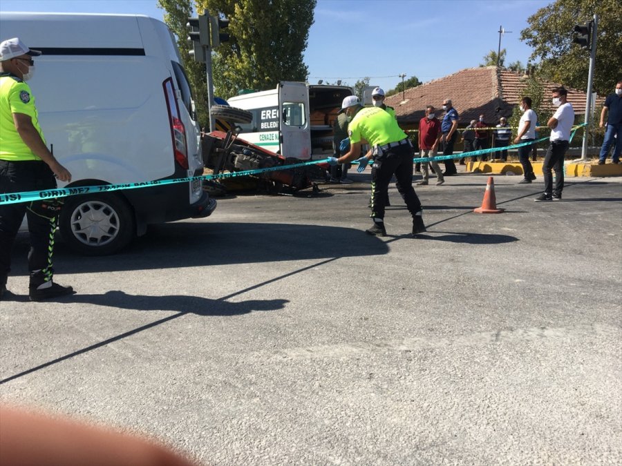 Konya'da Traktör İle Kamyon Çarpıştı: 1 Ölü