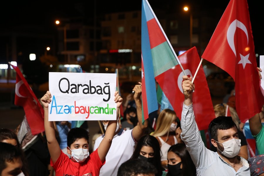 Antalya'da Azerbaycan'a Destek İçin Araç Konvoyu Oluşturuldu