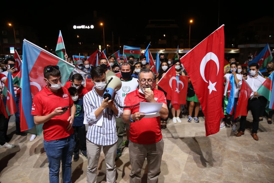 Antalya'da Azerbaycan'a Destek İçin Araç Konvoyu Oluşturuldu