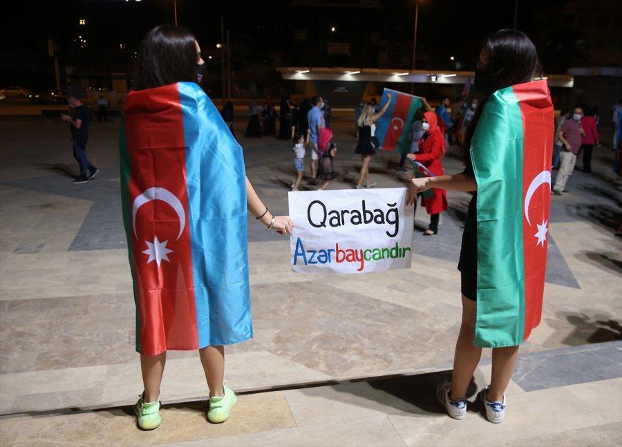 Antalya'da Azerbaycan'a Destek İçin Araç Konvoyu Oluşturuldu
